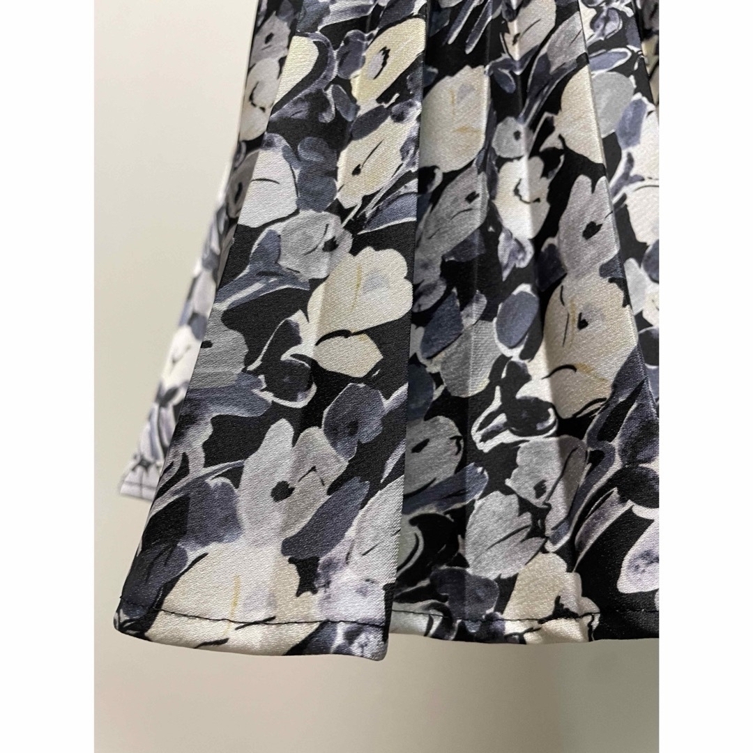 EPOCA(エポカ)のエポカ　フローラルプリント プリーツスカート　水彩タッチ花柄　38   レディースのスカート(ロングスカート)の商品写真
