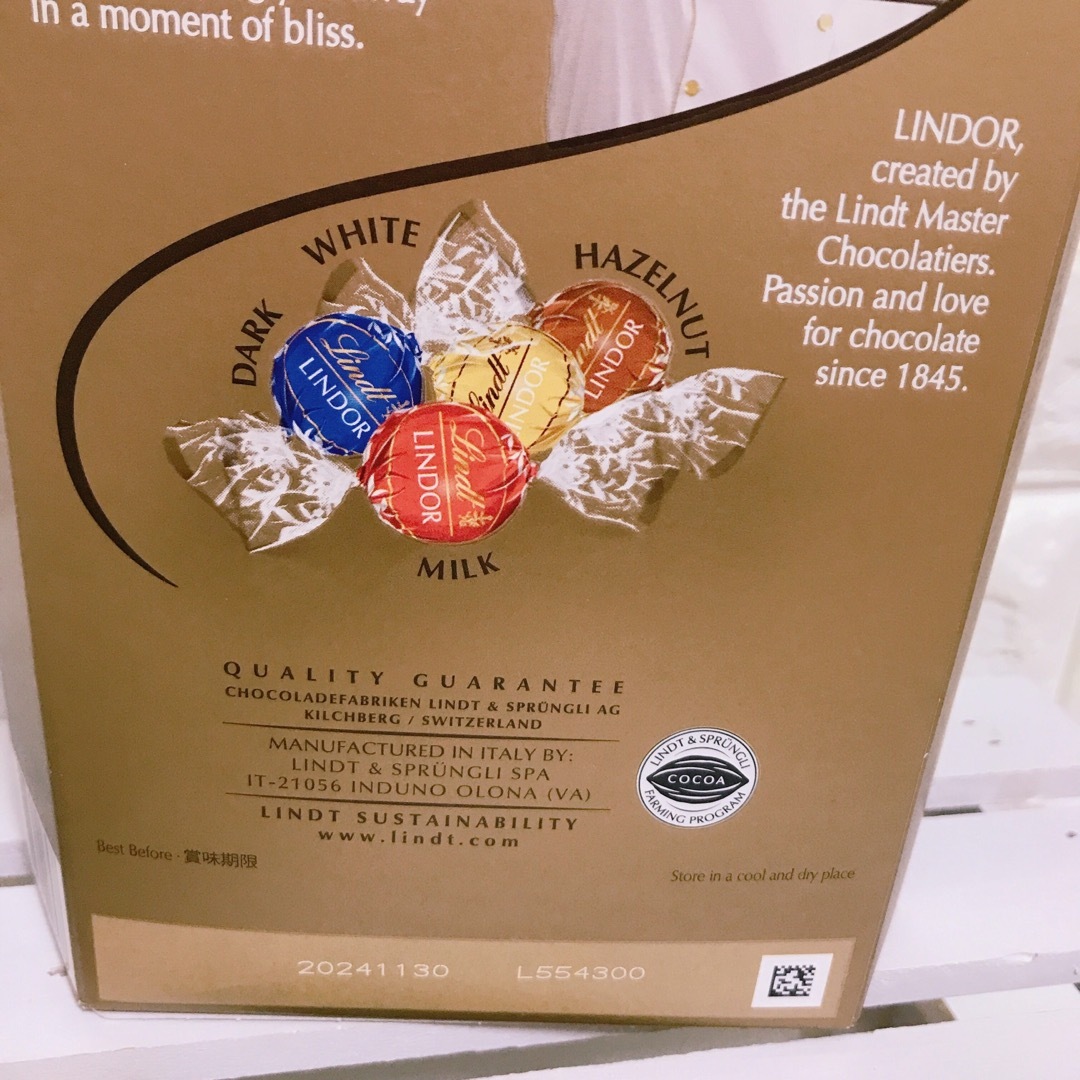 Lindt(リンツ)の【数量限定】★24個★【ゴールド】リンツ＊リンドール【コストコ＊Costco】 食品/飲料/酒の食品(菓子/デザート)の商品写真