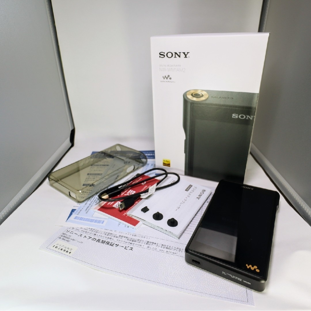SONY(ソニー)のSONY WALKMAN NW-WM1AM2 美品 TPUケース付き スマホ/家電/カメラのオーディオ機器(ポータブルプレーヤー)の商品写真
