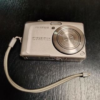 フジフイルム(富士フイルム)のFUJI FILM FinePix F FINEPIX F60FD SILVER(コンパクトデジタルカメラ)