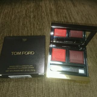 トムフォード(TOM FORD)のトムフォード  限定 シェイドアンドイルミネイトリップ 新品(口紅)