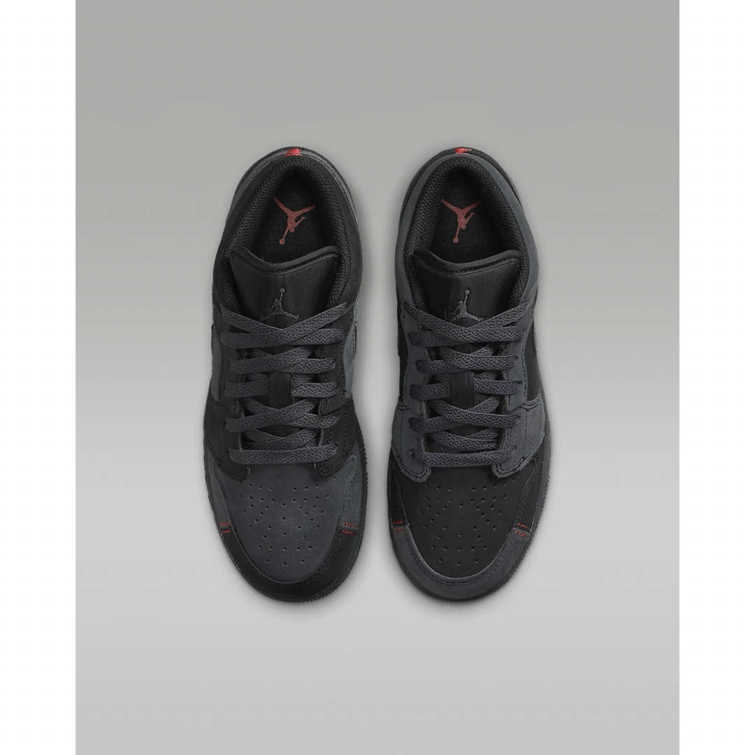 Jordan Brand（NIKE）(ジョーダン)の《23.5》ナイキ エアジョーダン 1 ロー SE クラフト GS ブラック レディースの靴/シューズ(スニーカー)の商品写真