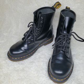 ドクターマーチン(Dr.Martens)の美品　Dr.Martens 8ホールブーツ　1460 ブラック　sizeUK4(ブーツ)