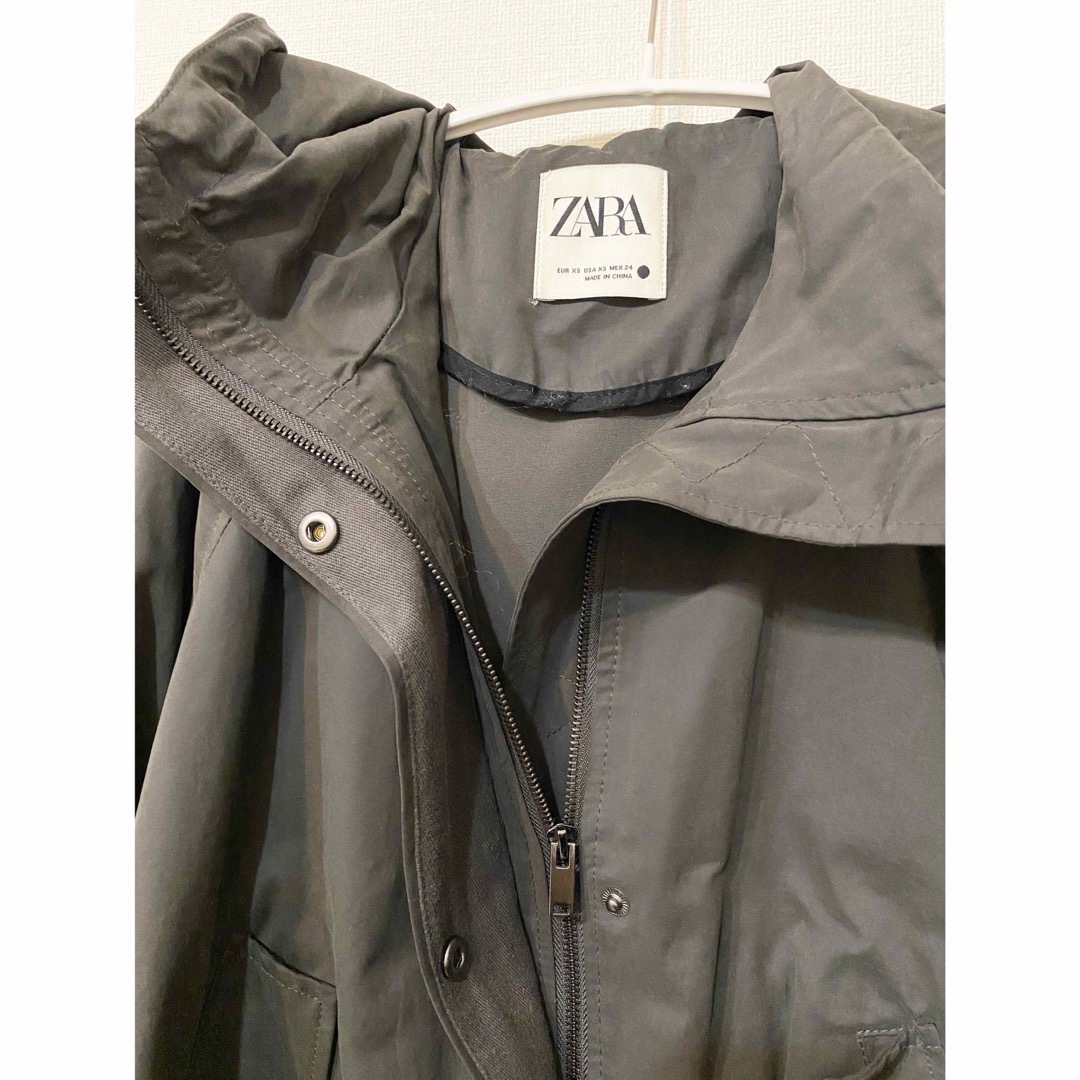 ZARA(ザラ)のZARA（ザラ）フード付きジャケット　XS レディースのジャケット/アウター(ブルゾン)の商品写真