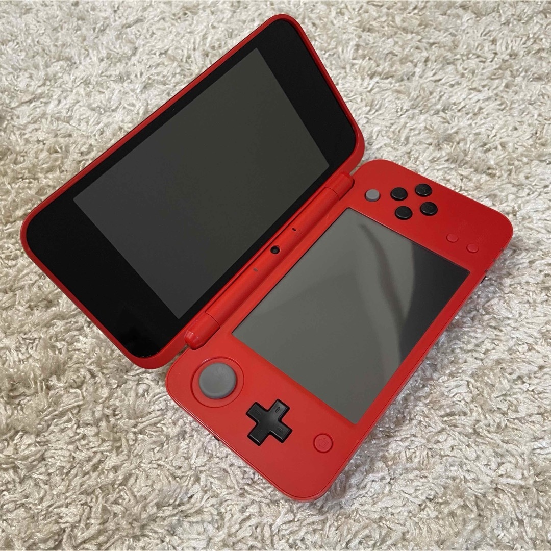 ニンテンドー2DS(ニンテンドー2DS)のNewニンテンドー2DS LL モンスターボールエディション エンタメ/ホビーのゲームソフト/ゲーム機本体(携帯用ゲーム機本体)の商品写真