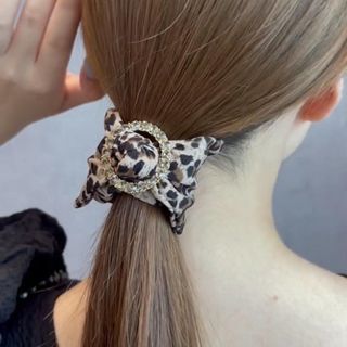 【おしゃれ】ヘアアクセ シュシュ 髪ゴム 豹柄 ストーン きらきら リボン 茶色(ヘアゴム/シュシュ)