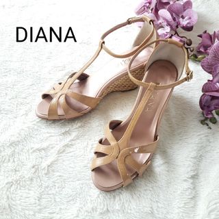 ダイアナ(DIANA)のDIANA エナメル ウエッジソールサンダル ベージュ 23.5cm(サンダル)