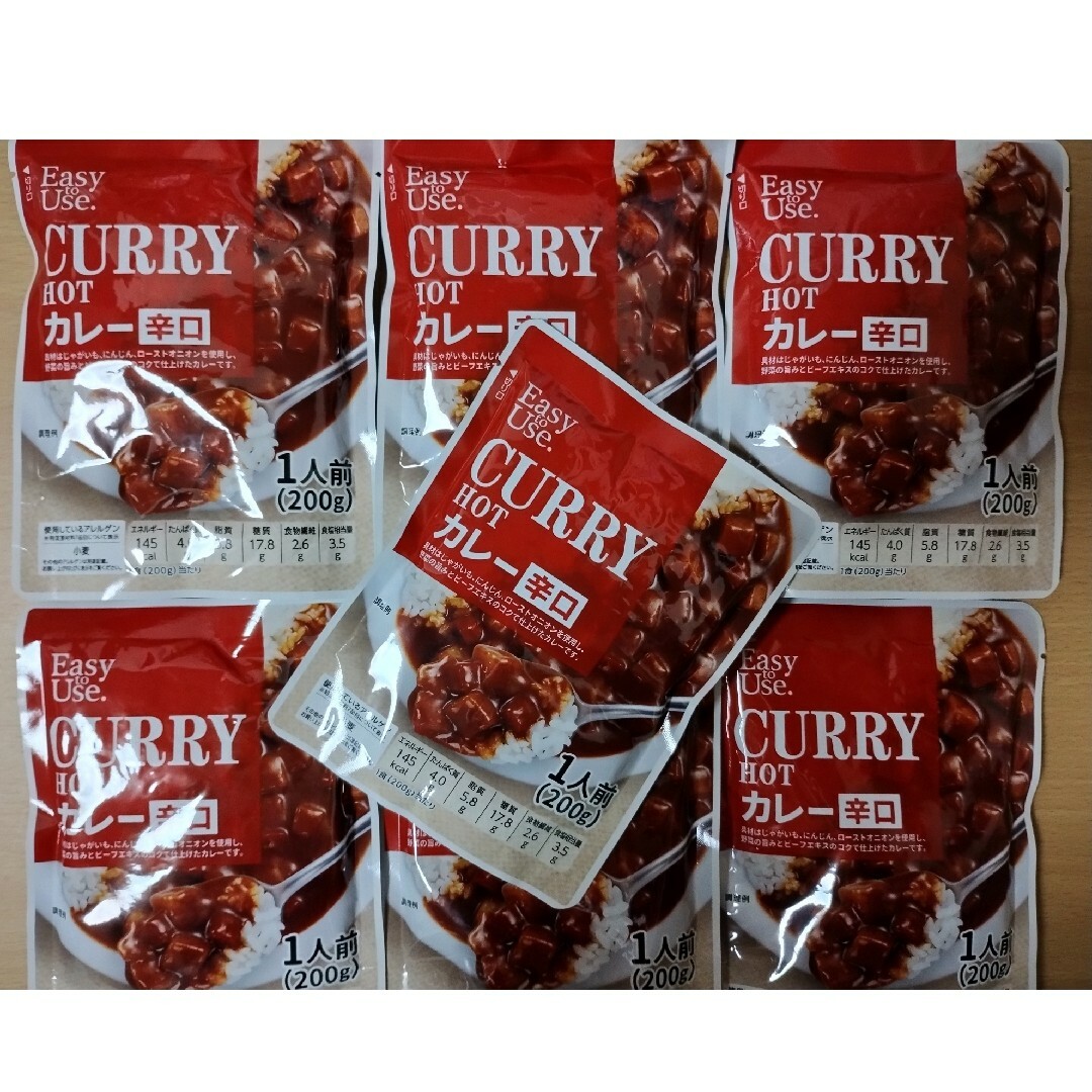 レトルトカレー　辛口　７袋 食品/飲料/酒の加工食品(レトルト食品)の商品写真