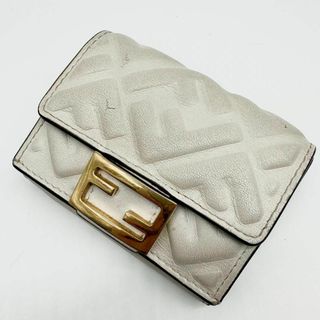 フェンディ(FENDI)の【現行品✨】フェンディ バゲット マイクロ コンパクト エンボス　三つ折り財布(財布)