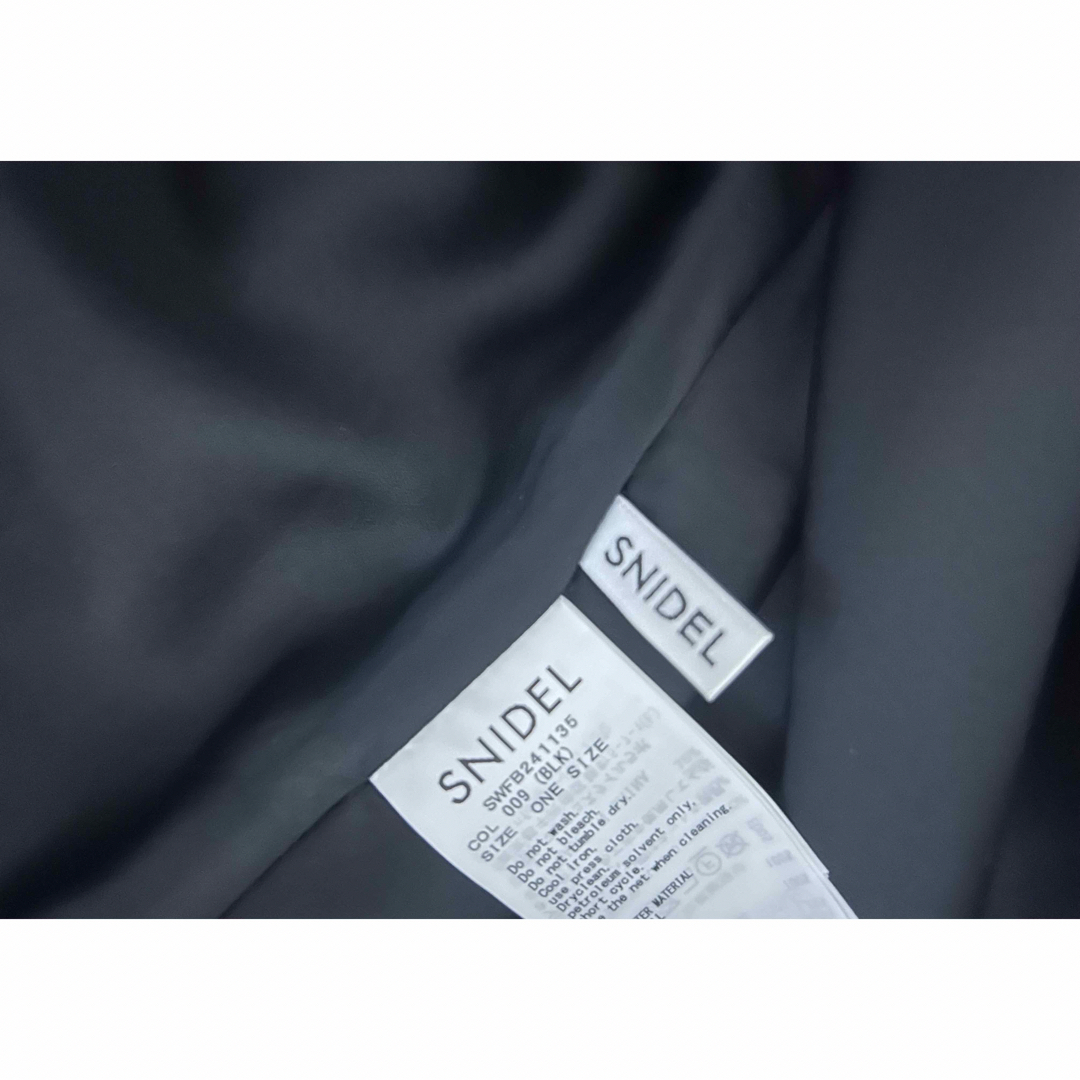 SNIDEL(スナイデル)のスナイデル snidel  ウエストシャーリングリボンブラウス レディースのトップス(シャツ/ブラウス(長袖/七分))の商品写真