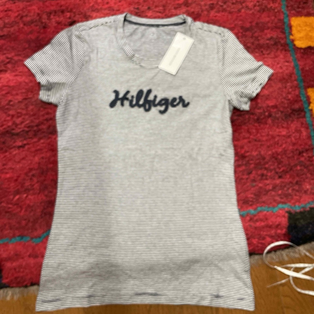 TOMMY HILFIGER(トミーヒルフィガー)のタグ付き未使用　最終セール レディースのトップス(Tシャツ(半袖/袖なし))の商品写真