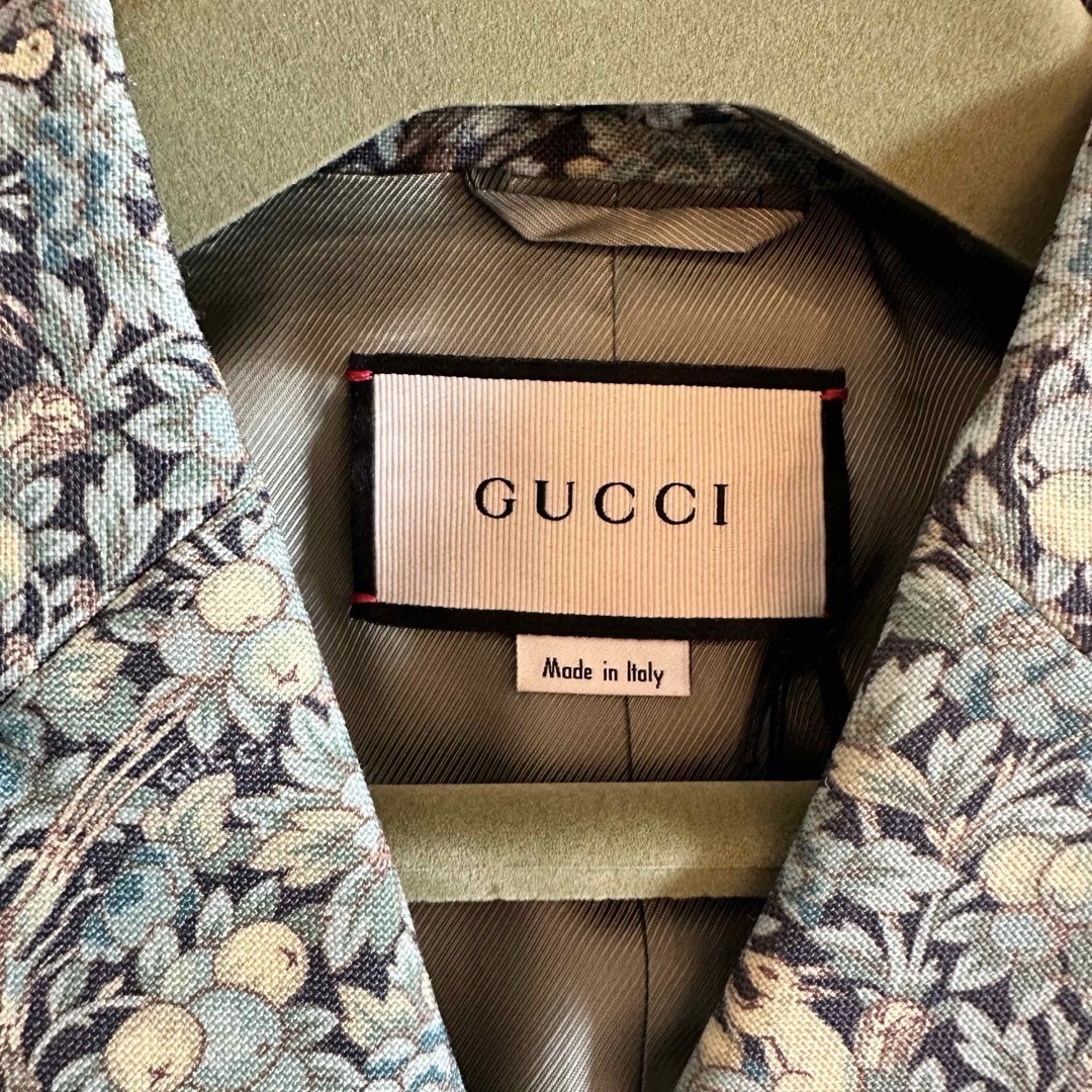 Gucci(グッチ)の新品タグ付き　GUCCI✳︎フローラル　テーラード　コットン　ジャケット40 レディースのジャケット/アウター(テーラードジャケット)の商品写真