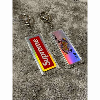 シュプリーム(Supreme)のQ♣️ SUPREME  ホログラフィック トランプ　キーホルダー(キーホルダー)