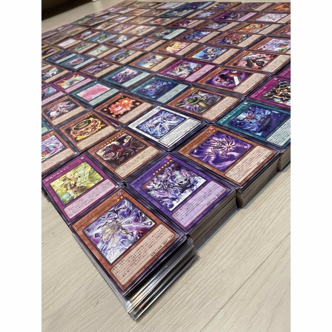 遊戯王(ユウギオウ)の遊戯王 大量まとめ売り 11000枚以上 引退品  光モノ有り エンタメ/ホビーのトレーディングカード(その他)の商品写真