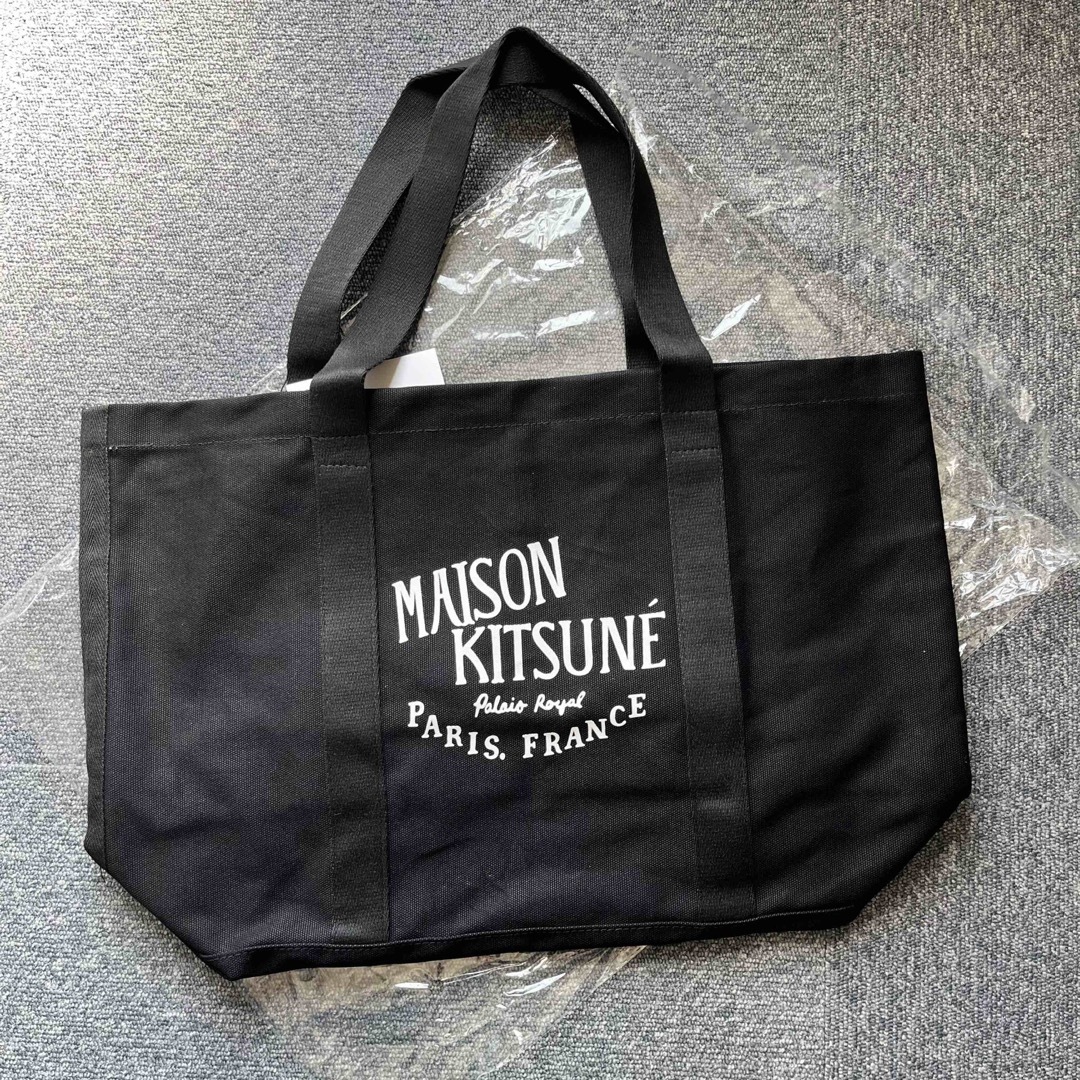 MAISON KITSUNE'(メゾンキツネ)のMAISON　KITSUNE　メゾンキツネ　トートバッグ　大容量バッグ　ブランク レディースのバッグ(トートバッグ)の商品写真