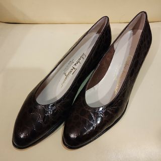 サルヴァトーレフェラガモ(Salvatore Ferragamo)の激安処分セール!!Salvatore Ferragamo本革パンプス(ハイヒール/パンプス)