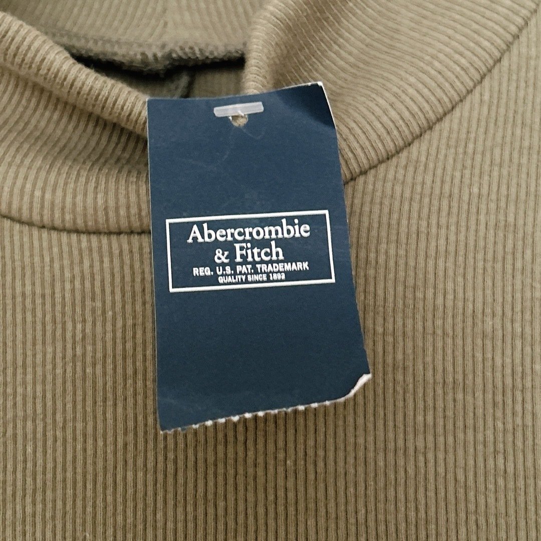 Abercrombie&Fitch(アバクロンビーアンドフィッチ)の新品未使用　タグ付き　アバクロ　長袖　リブニットミニワンピース　M カーキ レディースのワンピース(ミニワンピース)の商品写真