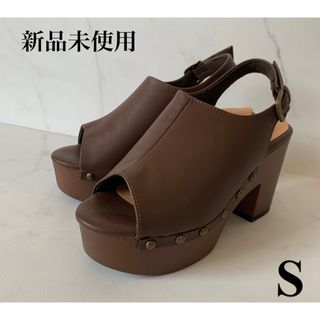 ☆新品未使用 厚底サンダル ブラウン S☆(サンダル)