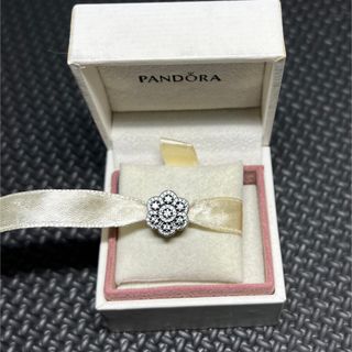 パンドラ(PANDORA)のPANDORA パンドラ　花チャーム　カメリア(チャーム)