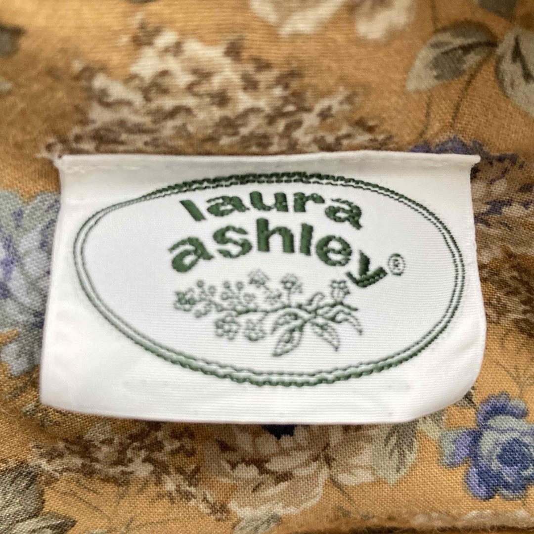 LAURA ASHLEY(ローラアシュレイ)のローラアシュレイ　花柄ワンピース　LAURA ASHLEY レトロワンピース レディースのワンピース(ロングワンピース/マキシワンピース)の商品写真