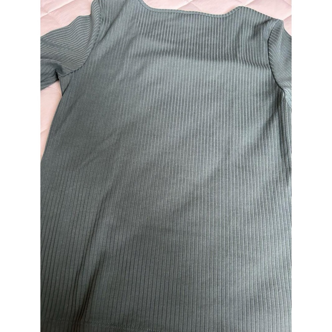 UNIQLO(ユニクロ)のUNIQLO グリーン　半袖　リブスクエアネックT レディースのトップス(Tシャツ(半袖/袖なし))の商品写真