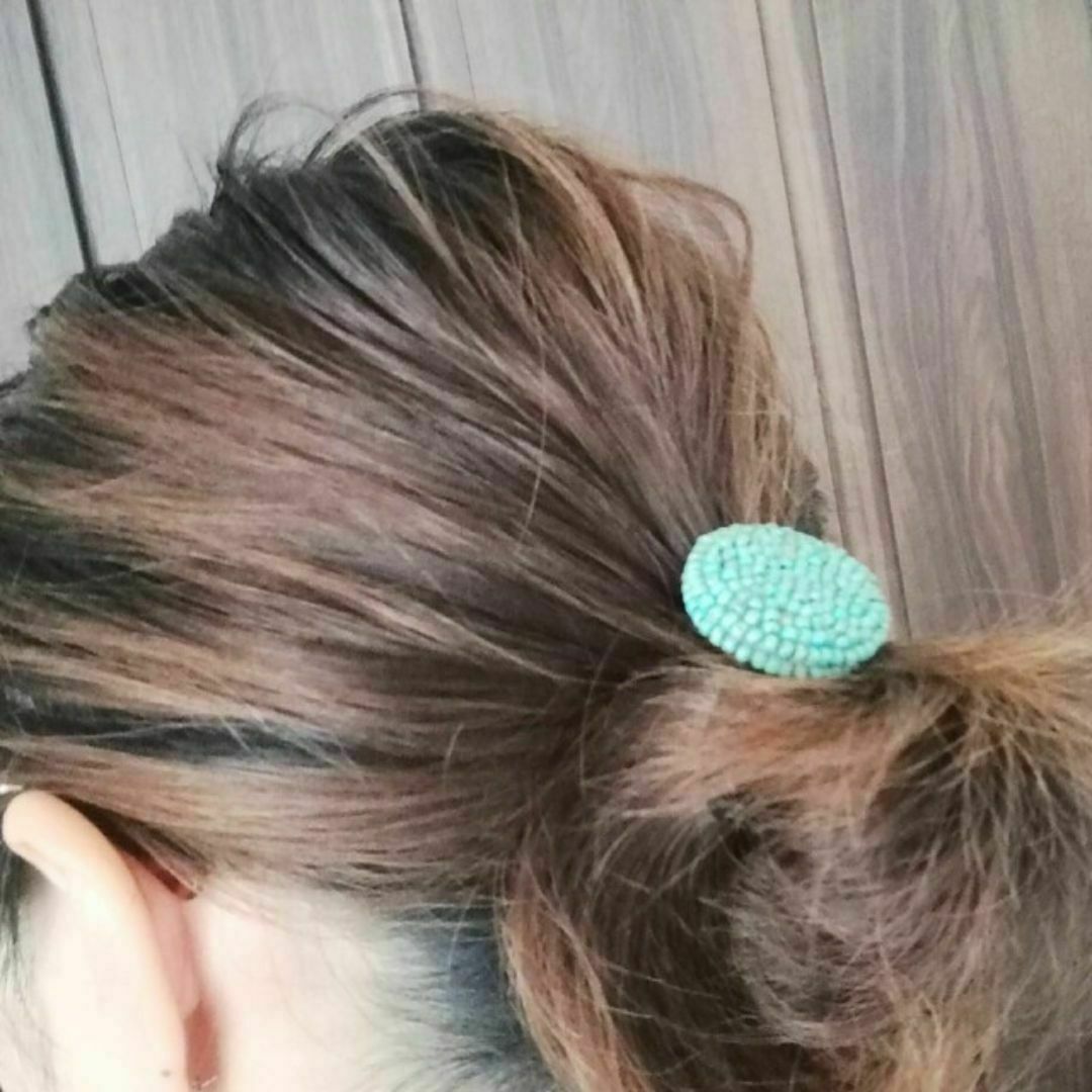 【ターコイズ】ポニーフック/ヘアゴム ハンドメイドのアクセサリー(ヘアアクセサリー)の商品写真