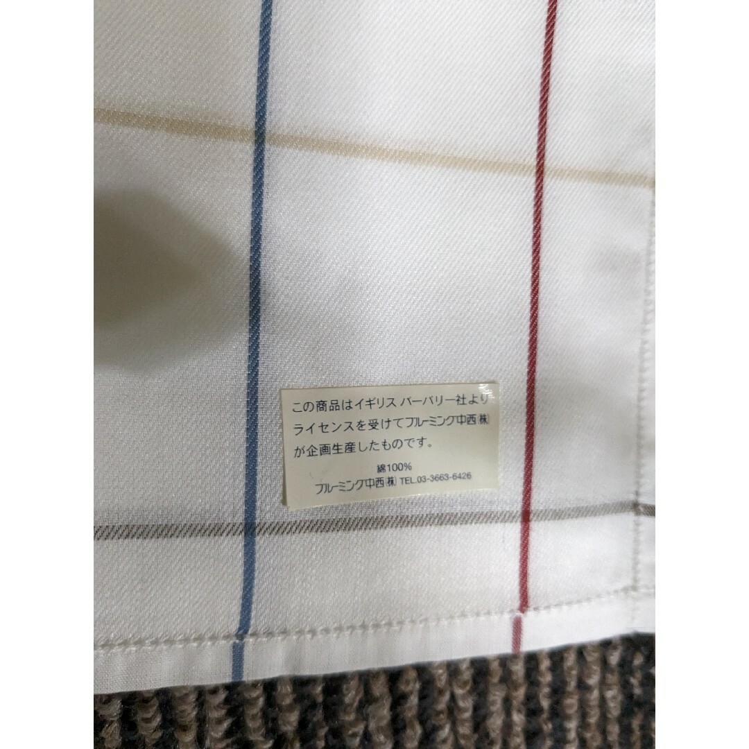 BURBERRY(バーバリー)の未使用　シール付き　Burberry　ハンカチ♡ レディースのファッション小物(ハンカチ)の商品写真