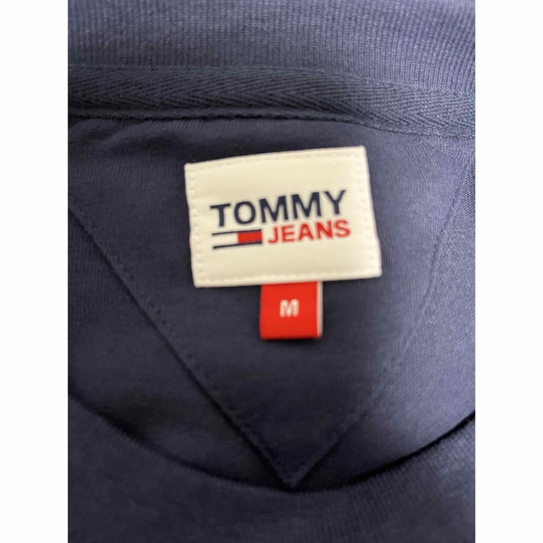 TOMMY JEANS(トミージーンズ)のTOMMY JEANS ロゴワッペン ショート丈　ロンT未使用品 レディースのトップス(Tシャツ(長袖/七分))の商品写真