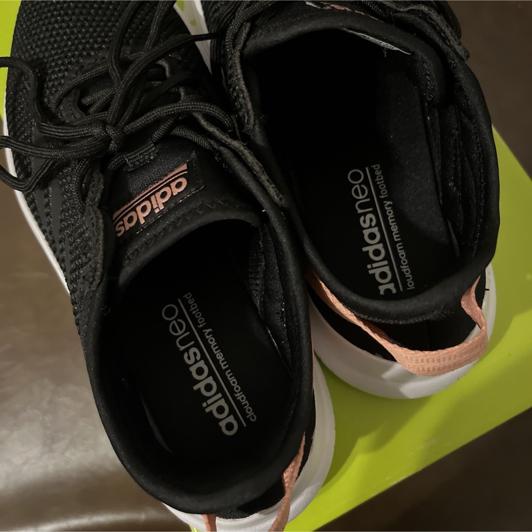 adidas(アディダス)のadidas neo ランニングスニーカー　22.5センチ レディースの靴/シューズ(スニーカー)の商品写真