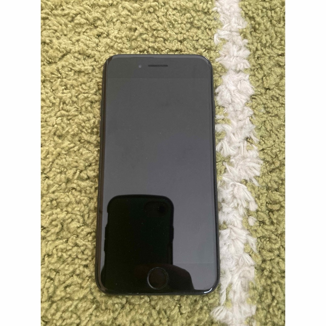 iPhone7 ブラック 128GB スマホ/家電/カメラのスマートフォン/携帯電話(スマートフォン本体)の商品写真