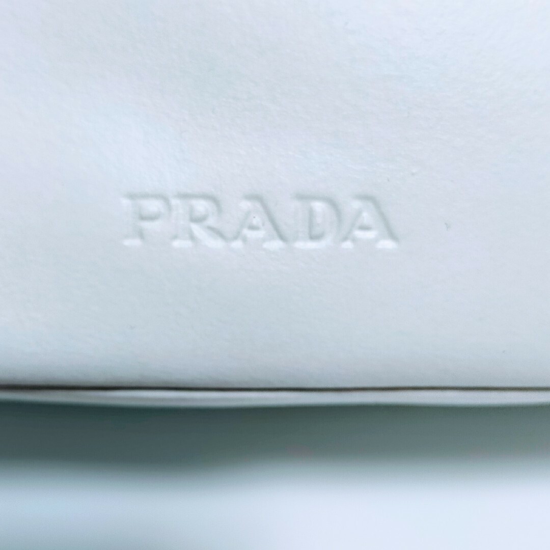 PRADA(プラダ)の【美品】PRADA プラダ ショルダーバッグ　ハンドバッグ　レザー　フォーマル レディースのバッグ(ショルダーバッグ)の商品写真