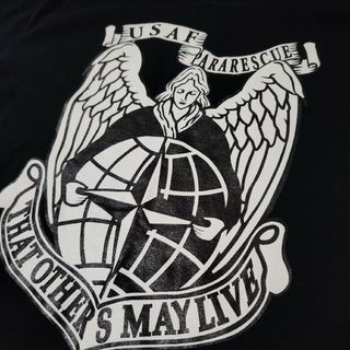 アートヴィンテージ(ART VINTAGE)のVintage USAF PARARESCUE 黒ブラック ミリタリー Tシャツ(Tシャツ/カットソー(半袖/袖なし))