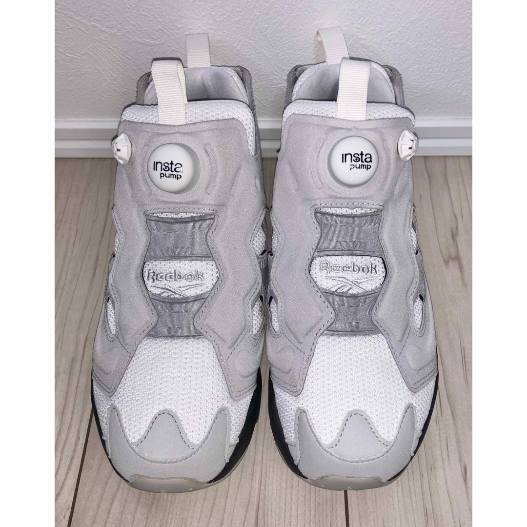 Reebok(リーボック)の24.5cm 良品 REEBOK PUMP FURY OG CHANEL グレー レディースの靴/シューズ(スニーカー)の商品写真