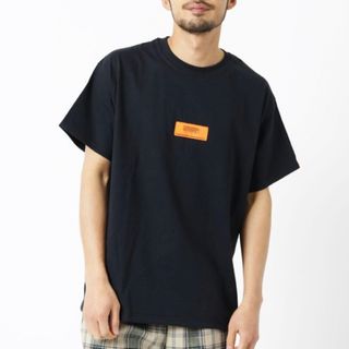 ユニバーサルオーバーオール(UNIVERSAL OVERALL)のsale3999 ⇊ 【M】ユニバーサルオーバーオール ボックスロゴTシャツ(Tシャツ/カットソー(半袖/袖なし))