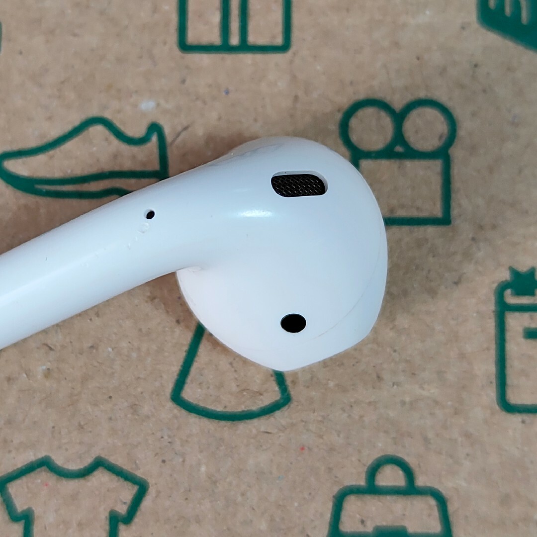 Apple(アップル)のApple AirPods 片耳 R 片方 右耳 487 スマホ/家電/カメラのオーディオ機器(ヘッドフォン/イヤフォン)の商品写真