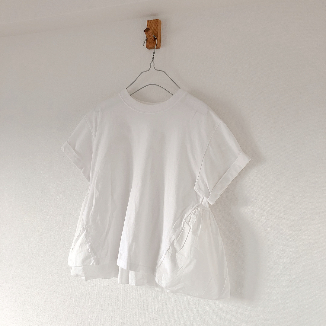 CLANE(クラネ)の大人気！【CLANE】バックフリルティーシャツ ホワイト Tシャツ レディースのトップス(Tシャツ(半袖/袖なし))の商品写真