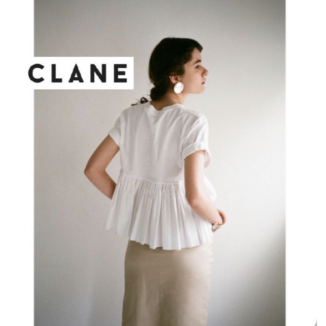CLANE(クラネ)の大人気！【CLANE】バックフリルティーシャツ ホワイト Tシャツ レディースのトップス(Tシャツ(半袖/袖なし))の商品写真
