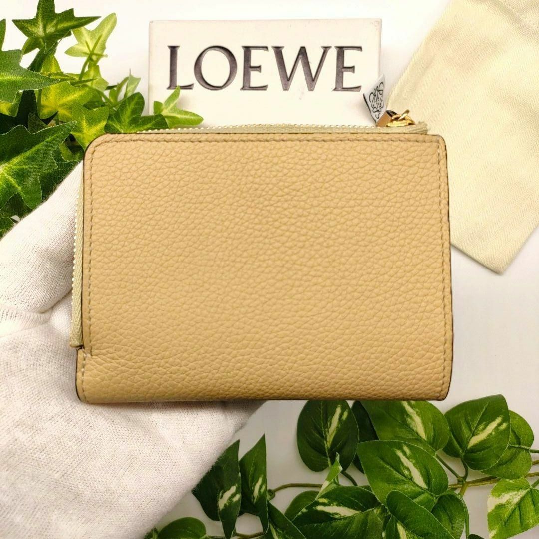 LOEWE(ロエベ)のロエベ　折り財布　スリムジップバイフォールドウォレット　バター　ペールレモン レディースのファッション小物(財布)の商品写真