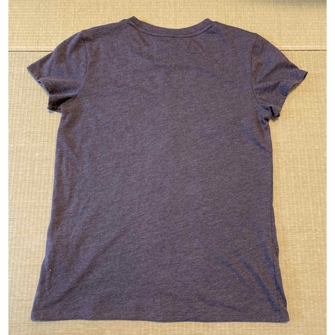 Abercrombie&Fitch(アバクロンビーアンドフィッチ)の値下げ　アバクロ　レディース　Tシャツ　XS  グレー レディースのトップス(Tシャツ(半袖/袖なし))の商品写真
