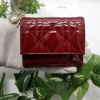 クリスチャンディオール(Christian Dior)のディオール　三つ折り財布　ロータスウォレット　カナージュ　パテント　レッド(財布)