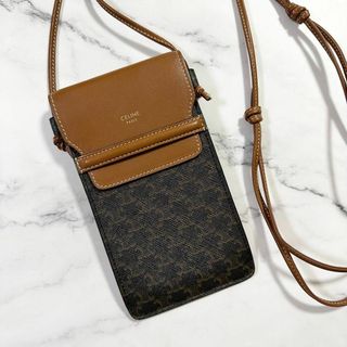 セリーヌ(celine)の現行モデル✨美品　CELINE　スマホショルダー　トリオンフ　フォンポーチ(ショルダーバッグ)