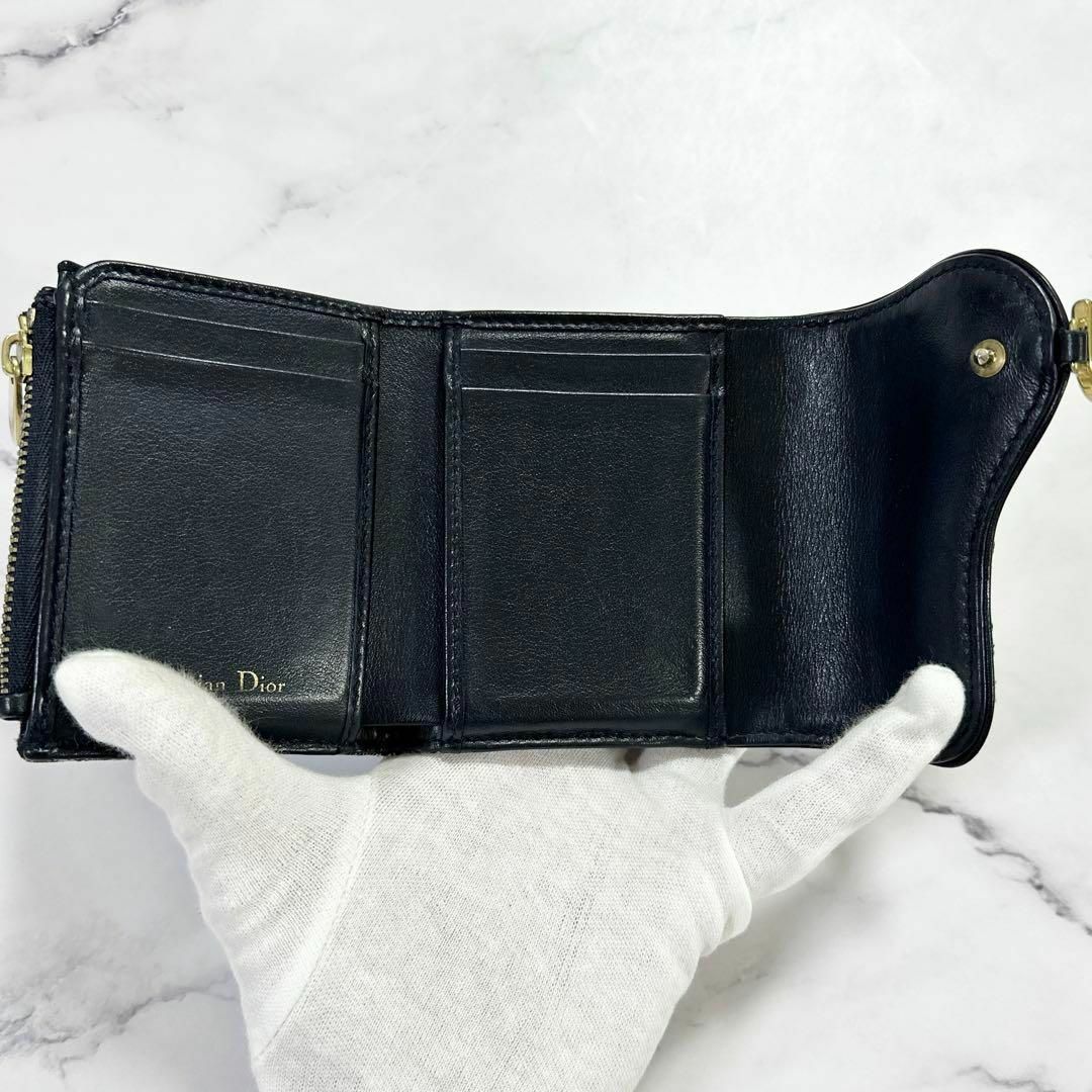 Dior(ディオール)の美品✨現行モデル　DIOR　サドル　三つ折り財布　オブリーク　チャーム付 レディースのファッション小物(財布)の商品写真