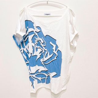 キャシャレル(cacharel)のcacharel parisオープンショルダーTシャツ　ポルトガル製(Tシャツ(半袖/袖なし))