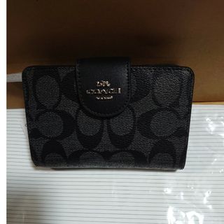 コーチ(COACH)のCOACH　二つ折り財布　新品　未使用(財布)