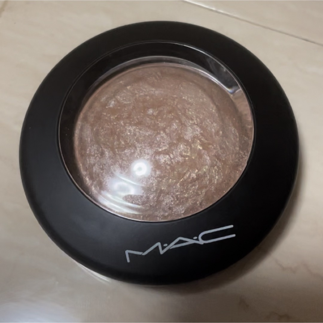 MAC(マック)のMACハイライト コスメ/美容のベースメイク/化粧品(フェイスパウダー)の商品写真