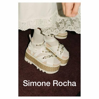 シモーネロシャ(Simone Rocha)の【外箱付き】Simone Rocha ビジューサンダル(サンダル)