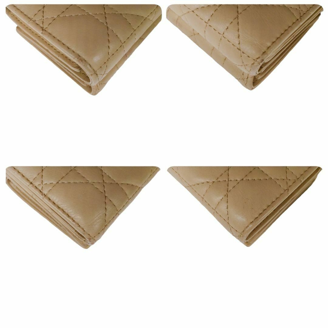 Christian Dior(クリスチャンディオール)のディオール　三つ折り財布　モンテーニュコンパクトウォレット　カナージュ　ベージュ レディースのファッション小物(財布)の商品写真