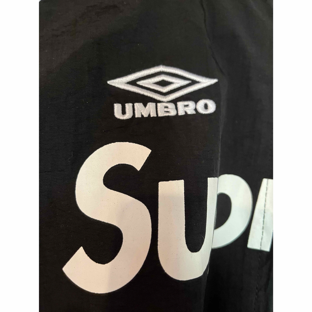 Supreme(シュプリーム)のSupreme Umbro Track Jacketシュプリーム　アンブロ メンズのジャケット/アウター(ナイロンジャケット)の商品写真