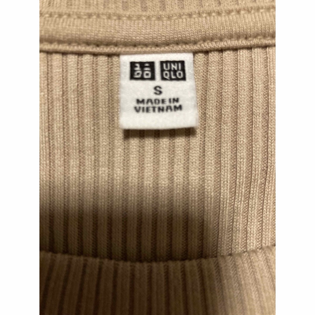 UNIQLO(ユニクロ)のユニクロ トップス 長袖 ロンT レディース リブ ベージュ Sサイズ レディースのトップス(Tシャツ(長袖/七分))の商品写真