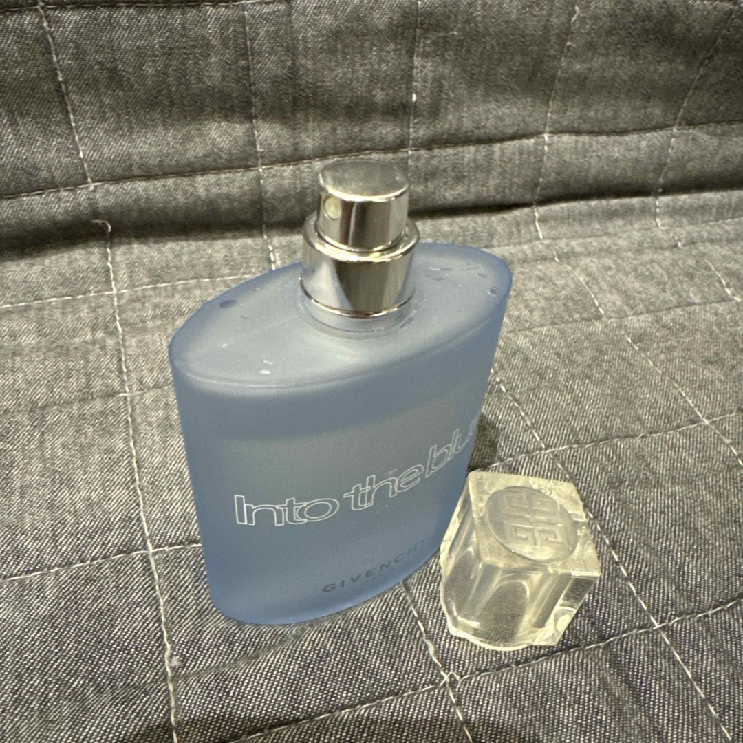 GIVENCHY(ジバンシィ)のGivenchy Into the blue ジバンシー イントゥーザ 50ml コスメ/美容の香水(香水(男性用))の商品写真